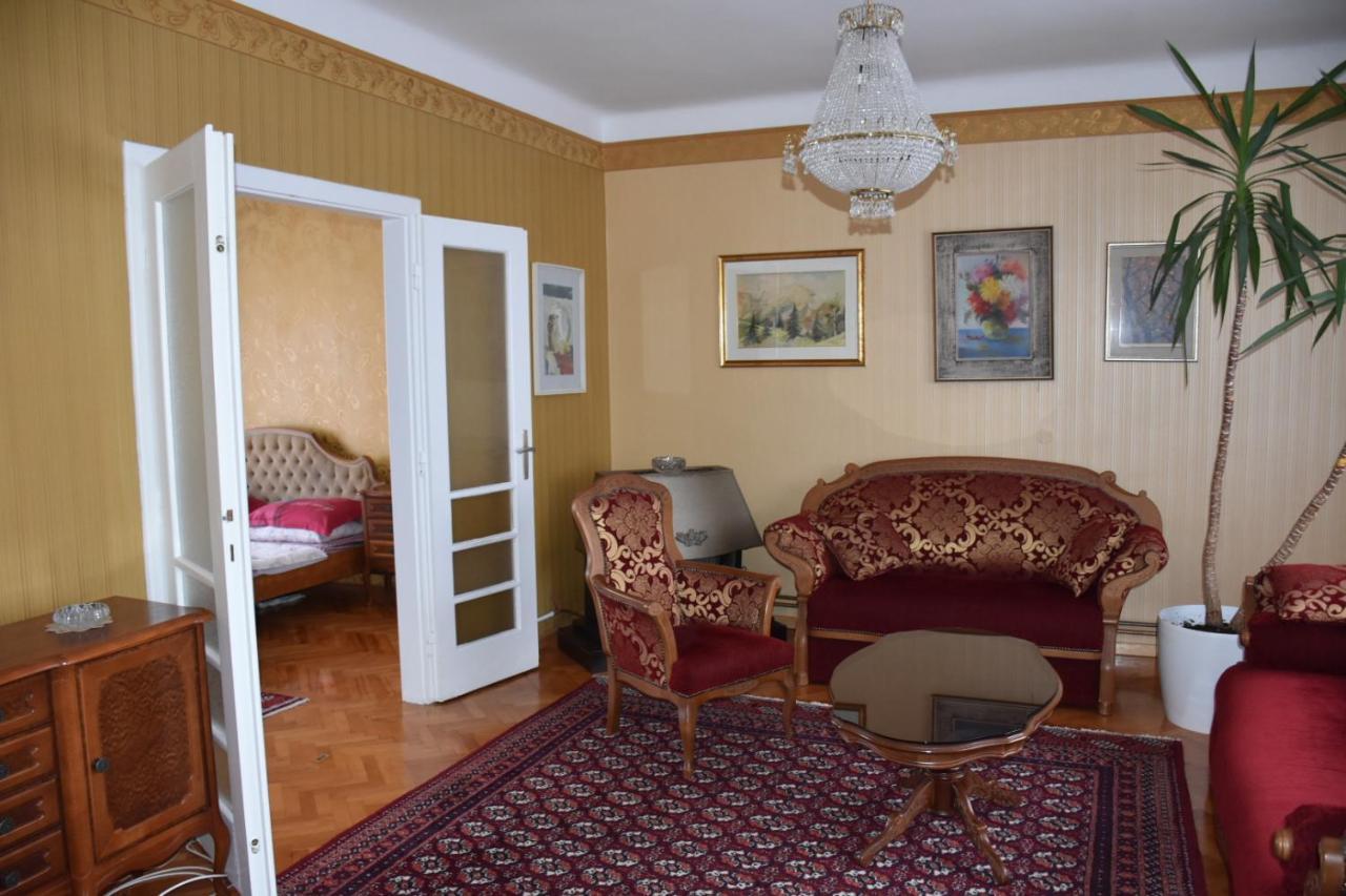 Vijecnica Tuzlaks Sarajevo