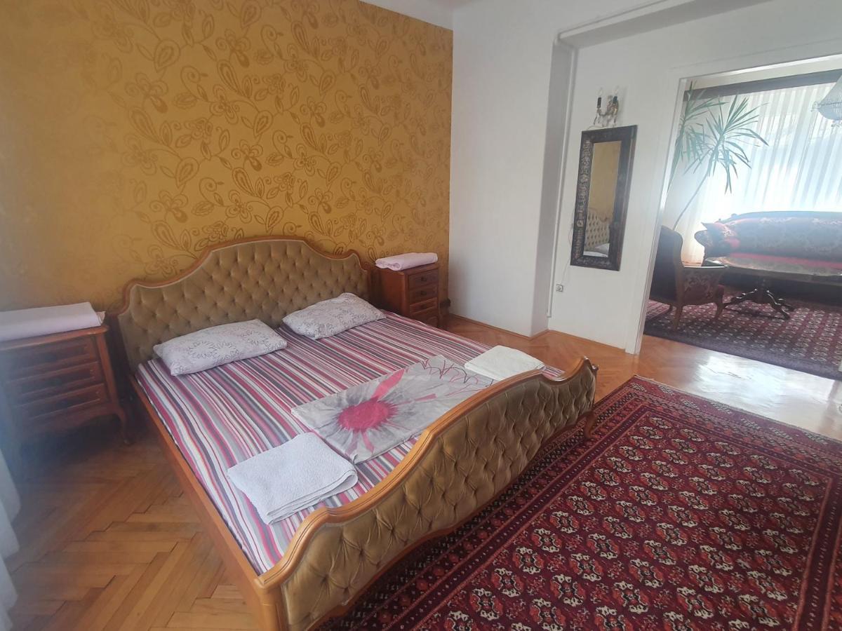 Vijecnica Tuzlaks Sarajevo