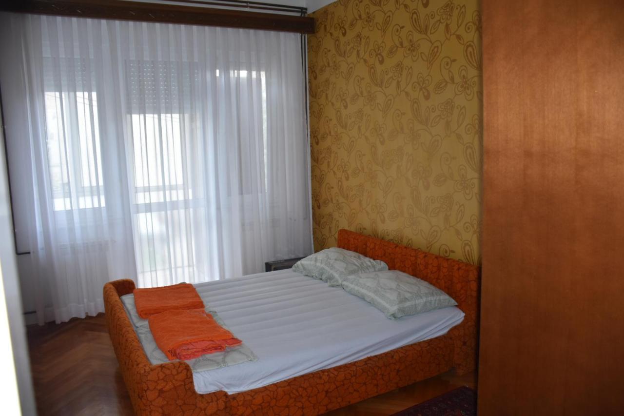 Vijecnica Tuzlaks Sarajevo